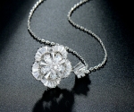 สร้อยคอทองคำขาว 18k white gold พร้อมจี้ห้อยคอเพชร CZ สวยหรู