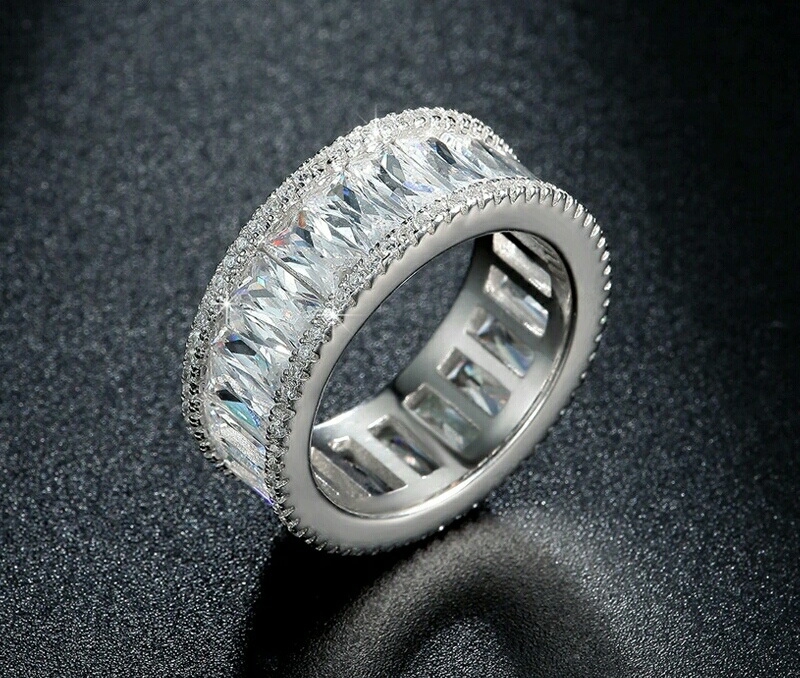 แหวนทองคำขาว 18k white gold plated ประดับเพชร CZ รอบวง แหวนทองคำขาว 18k white gold plated ประดับเพชร CZ รอบวง