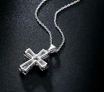 สร้อยคอทองคำขาว 18k white gold plated พร้อมจี้เพชร CZ ไม้กางเขน ของจริงสวยมากค่ะ