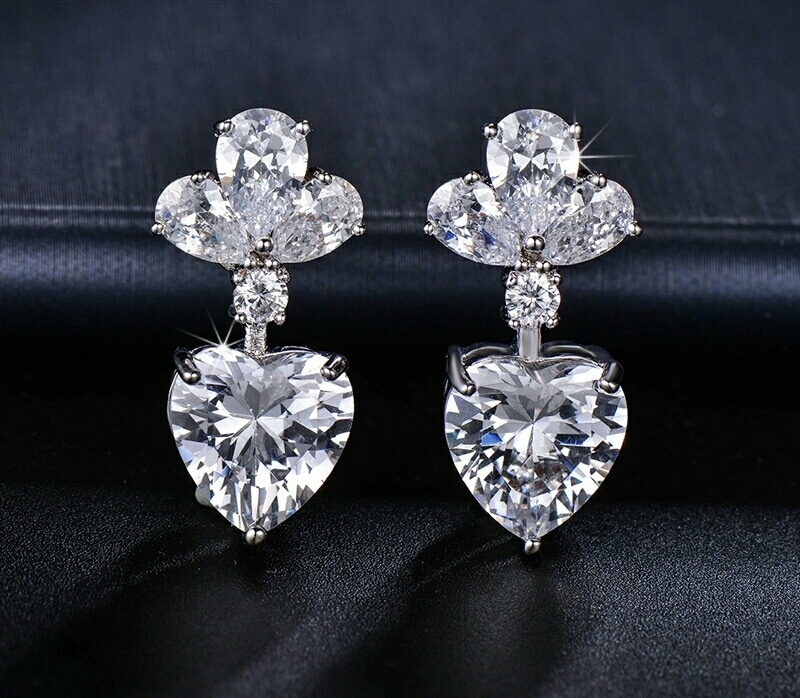 ต่างหูทองคำขาว 18k white gold plated ประดับเพชร CZ เปล่งประกายสวยหรู ต่างหูทองคำขาว 18k white gold plated ประดับเพชร CZ เปล่งประกายสวยหรู