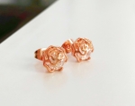 ต่างหูทองพิ้งค์โกล์ว 18k pink gold ประดับเพชร CZ ดีไซน์ดอกกุหลาบ น่ารักมากค่ะ