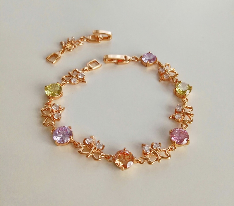 สร้อยข้อมือทอง 18k Gold Filled ประดับเพชร CZ สีหวาน ดีไซน์น่ารัก สร้อยข้อมือทอง 18k Gold Filled ประดับเพชร CZ สีหวาน ดีไซน์น่ารัก