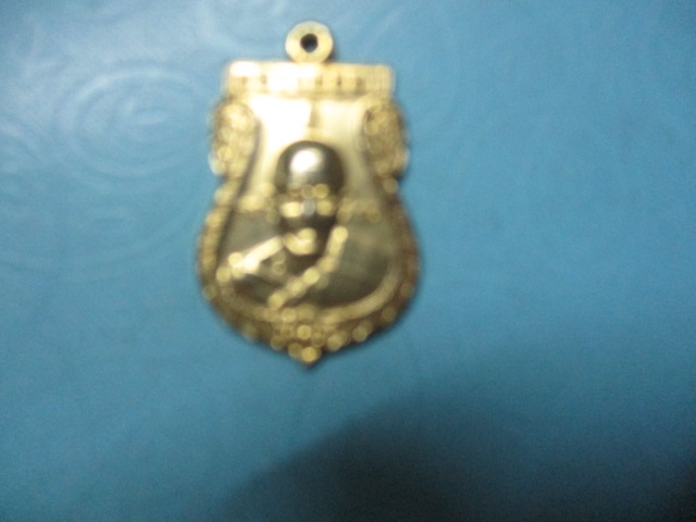หลวงพ่อทาวัดพะเนียงแตกกาไหล่ทอง