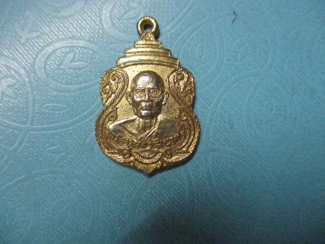 พระครูศีลวัฒนาทรวัดหนองหมากผ้ายปี25กาไหล่ทอง