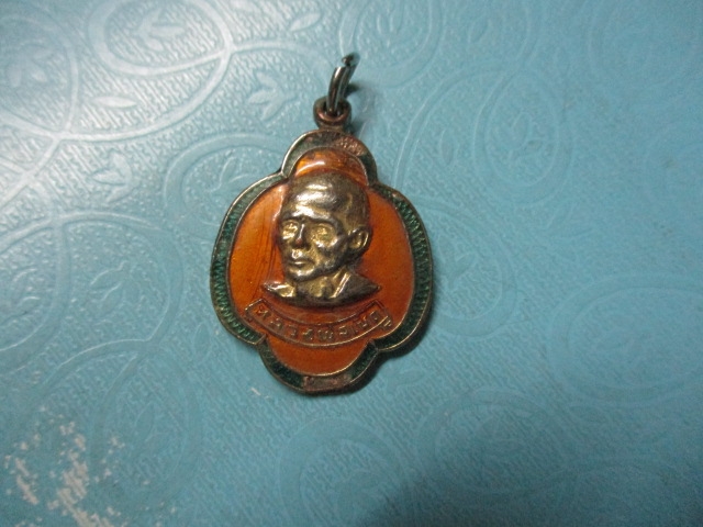 หลวงพ่อเชิดวัดลาดบัวขาวปี22กาไหล่ทองลงยา