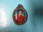 ล็อกเก็ตร.9ทรงผนวชหลังพระพี่นาง
