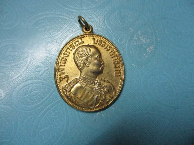 ร.5หลวงพ่อเปิ่นปลุกเสกกาไหล่ทอง