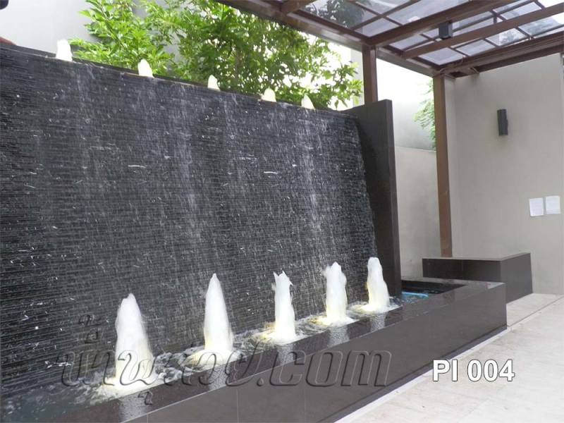 บ่อน้ำพุและน้ำตก ที่บ้านคุณพิศมัย ม.ไม้ล้อมเรือน