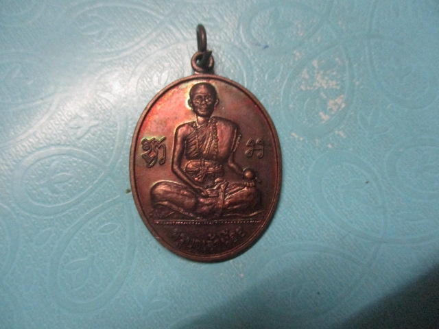 ครูบาเจ้าน้อยวัดท่ากระทุ่มรุ่นแรกปี55เนื้อทองแดง