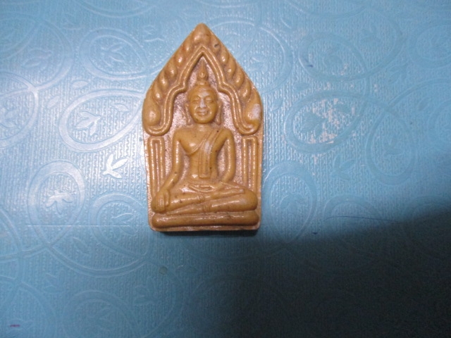 ผงขุนแผนวัดโล่ห์สุทธาวาส