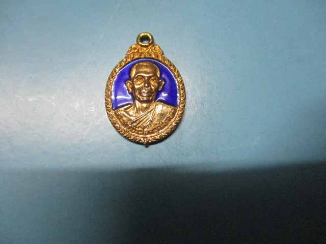 พระครูประโชติวุฒิธรรมวัดบ้านหอยปี26กาไหล่ทองลงยา