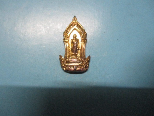 หลวงพ่อฤาษีลิงดำกาไหล่ทอง