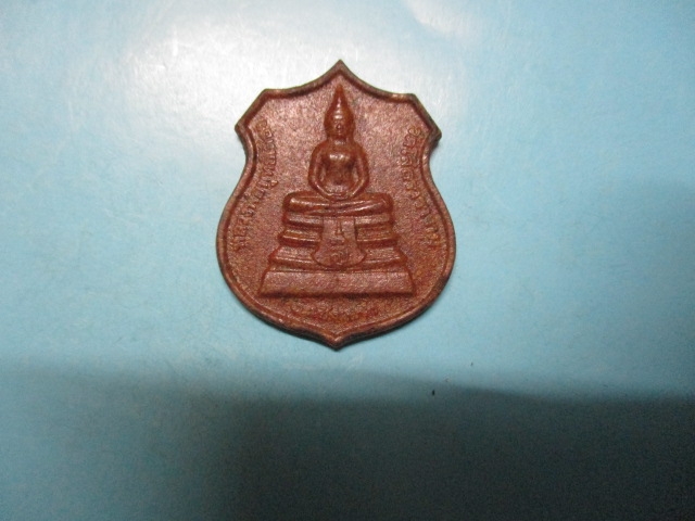 หลวงพ่อโสธรเนื้อกระเบื้องหลังคาโบสถ์หลังติดแผ่นทองแดง