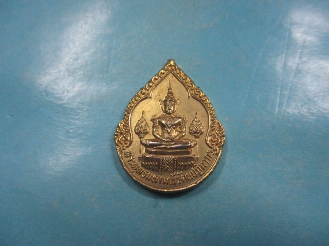 พระแก้วมรกตปี25กาไหล่ทอง