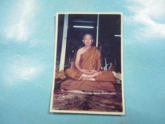 ภาพพระอาจารย์ท่อนวัดป่าอภัยวัน