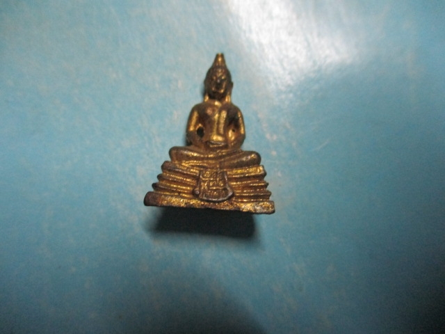 รูปหล่อหลวงพ่อโสธรวัดกิ่งแก้ว