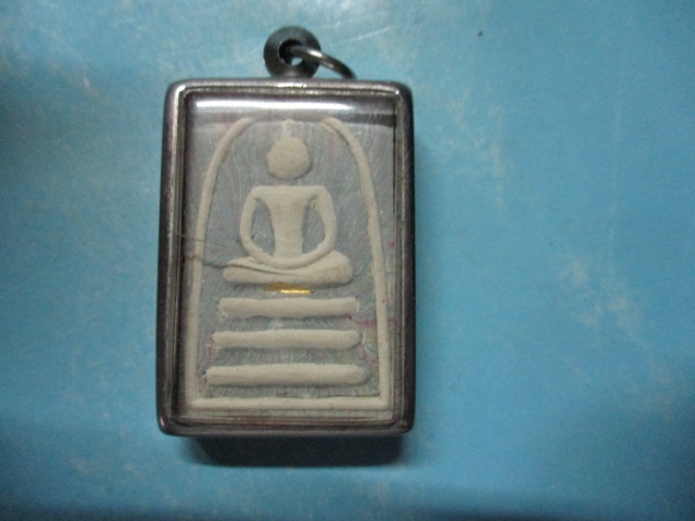 ผงสายรุ้งสมเด็จเสาร์5แพ91ปีใส่กรอบ