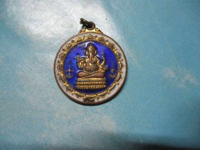 พระพิฆเนศหลังสังขจายกาไหล่ทองลงยา