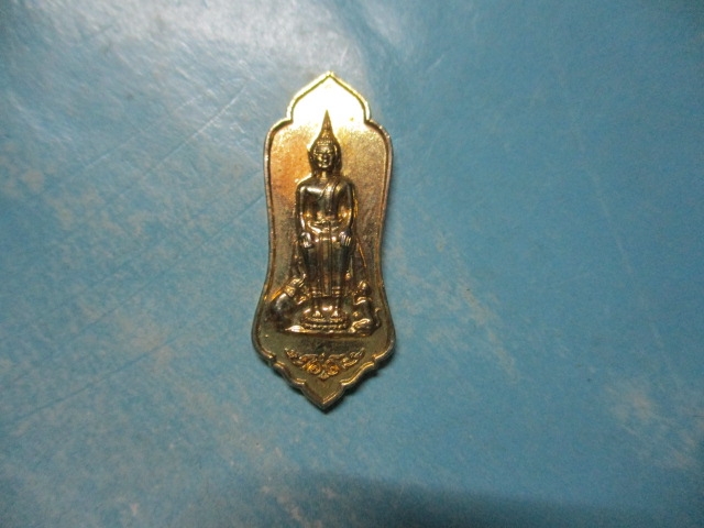 พระพุทธวัดไตรรัตน์เจริญผลกาไหล่ทอง