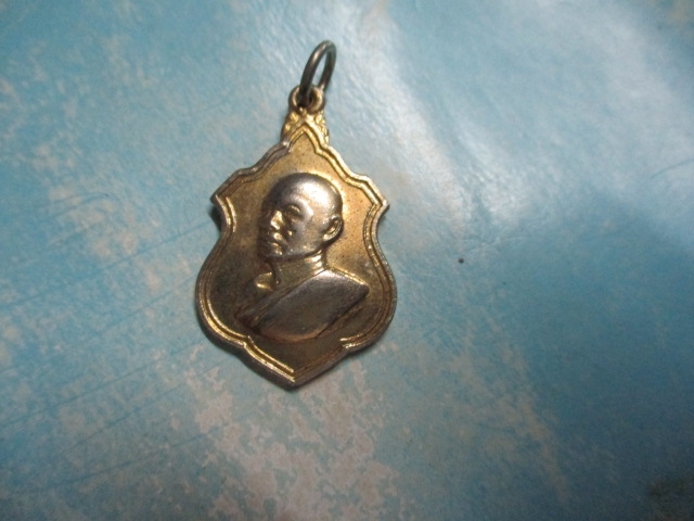 หลวงพ่อแพวัดพิกุลทอง