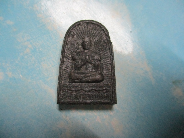 ผงใบลานสมเด็จโต-พระชินะอริยะหลังพระธาตุ