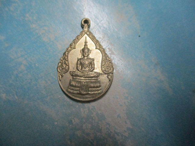 พระแก้วมรกตหลังศาลหลักเมืองปี25สมโภชกรุง200ปีเนื้ออัลปาก้า