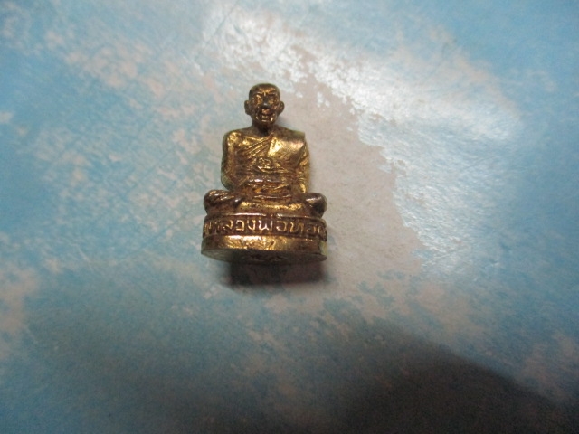 รูปหล่อหลวงพ่อทองวัดลาดกระบังกาไหล่ทอง