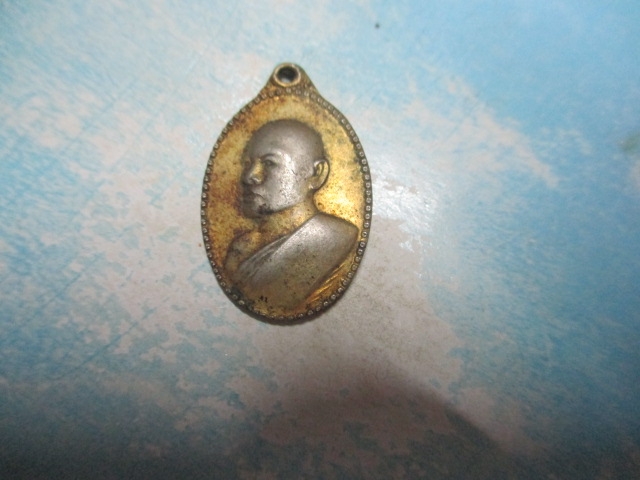 ไข่เอียงข้างหลวงพ่อแพ(2)