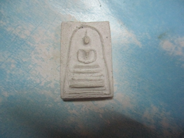 ผงสมเด็จหลังครุฑ
