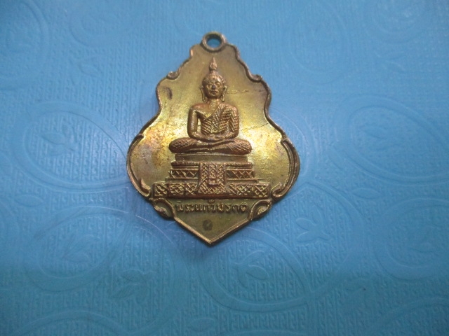 พระแก้วมรกตร.9ทรงเสด็จสวมพระเกตุพระพุทธวัดหาดใหญ่ใน