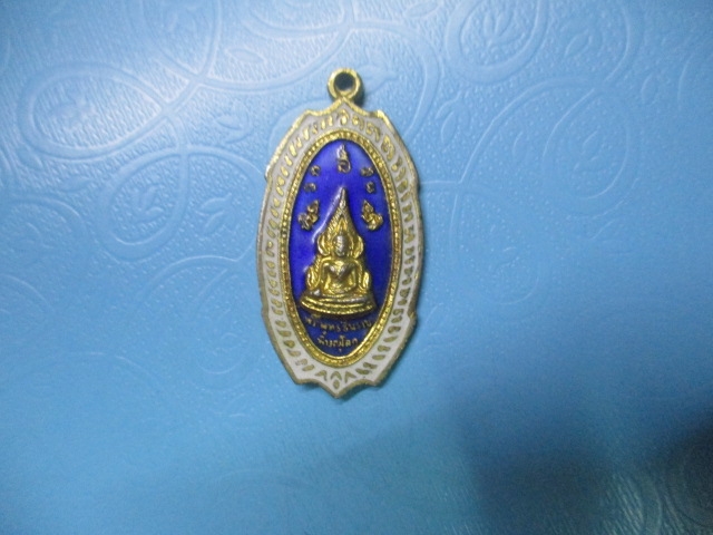 พระพุทธชินราชหลังสมเด็จพระนเรศวรมหาราชกะไหล่ทองลงยา