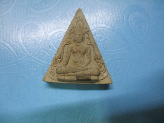 ผงนางพญามหาเศรษฐีวัดโพธิ์ตะควนฝังตะกรุด