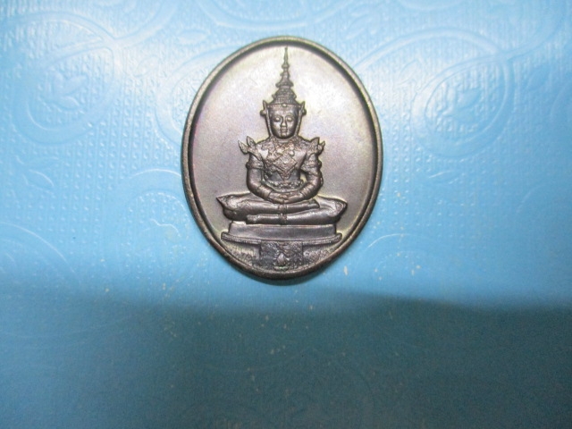 พระแก้วมรกต ภปร.ฉลองวัดพระศรีรัตนศาสดารามปี 25